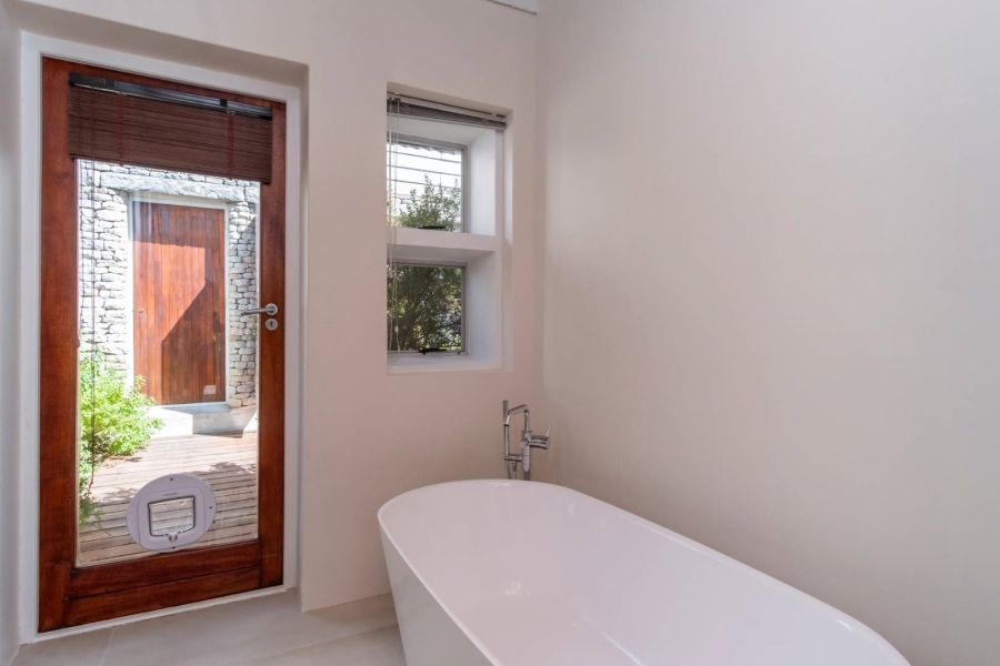 2 Bedroom Property for Sale in Bokkemanskloof Western Cape